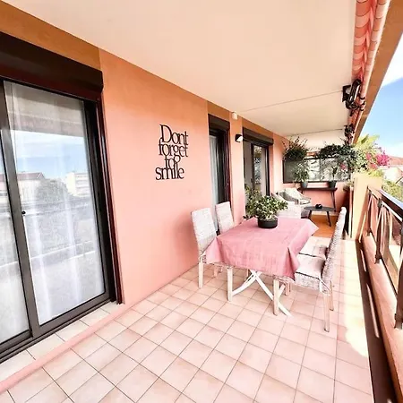 2p Avec Piscine Et Parking - Appartement *