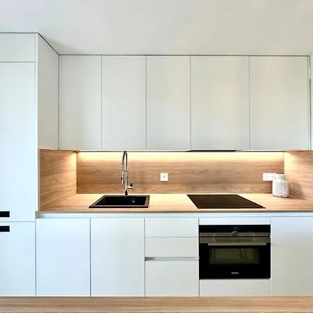 Appartement 2p Avec Piscine Et Parking - Antibes