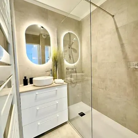 2p Avec Piscine Et Parking - Apartman Antibes