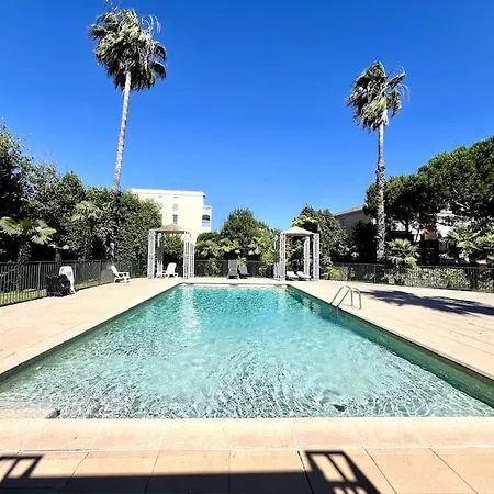 2p Avec Piscine Et Parking - Apartman